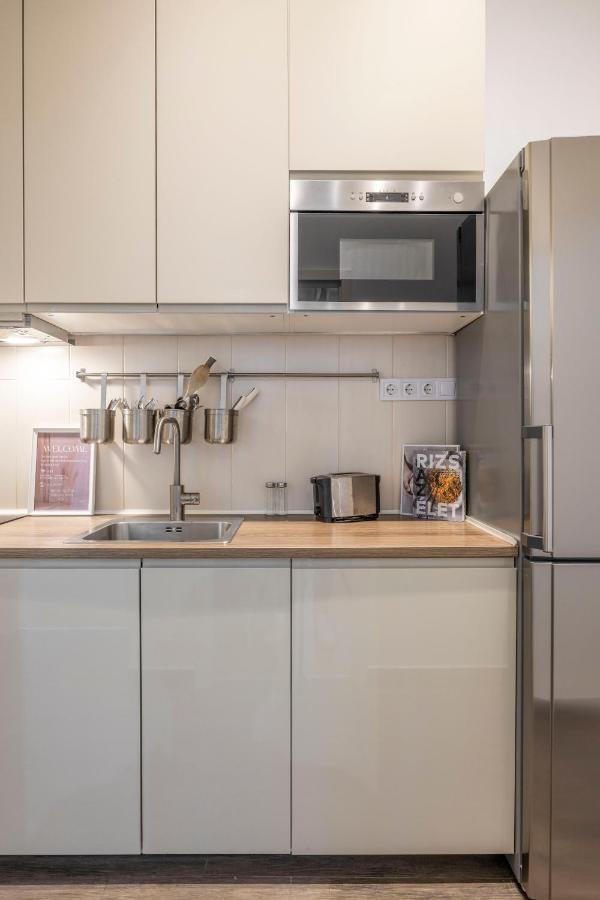 Central Grand Apartment With 5Bedrm 2Bathroom Budapest Exterior foto